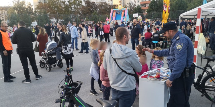 Slika /PU_ZG/slike/PUZ/2019/LISTOPAD/Dani Horvata-Srednjaka/Foto 7.jpg